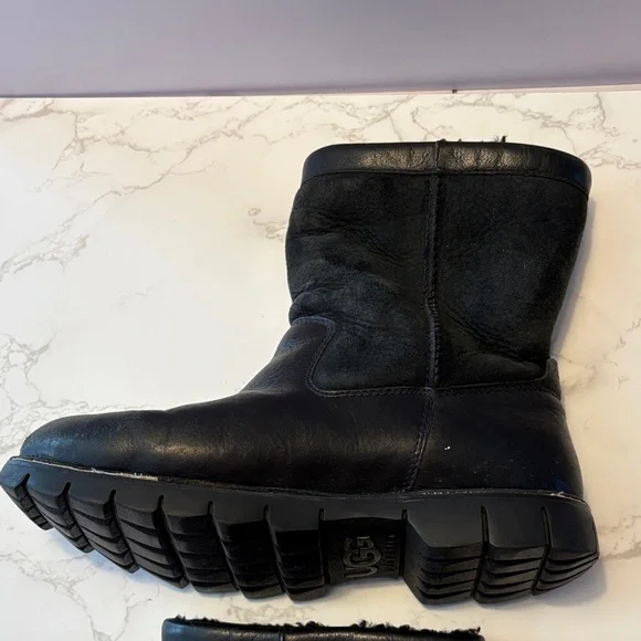 Men's UGG Black Leather Fleece-Lined Boots size 9 - Picture 6 of 11